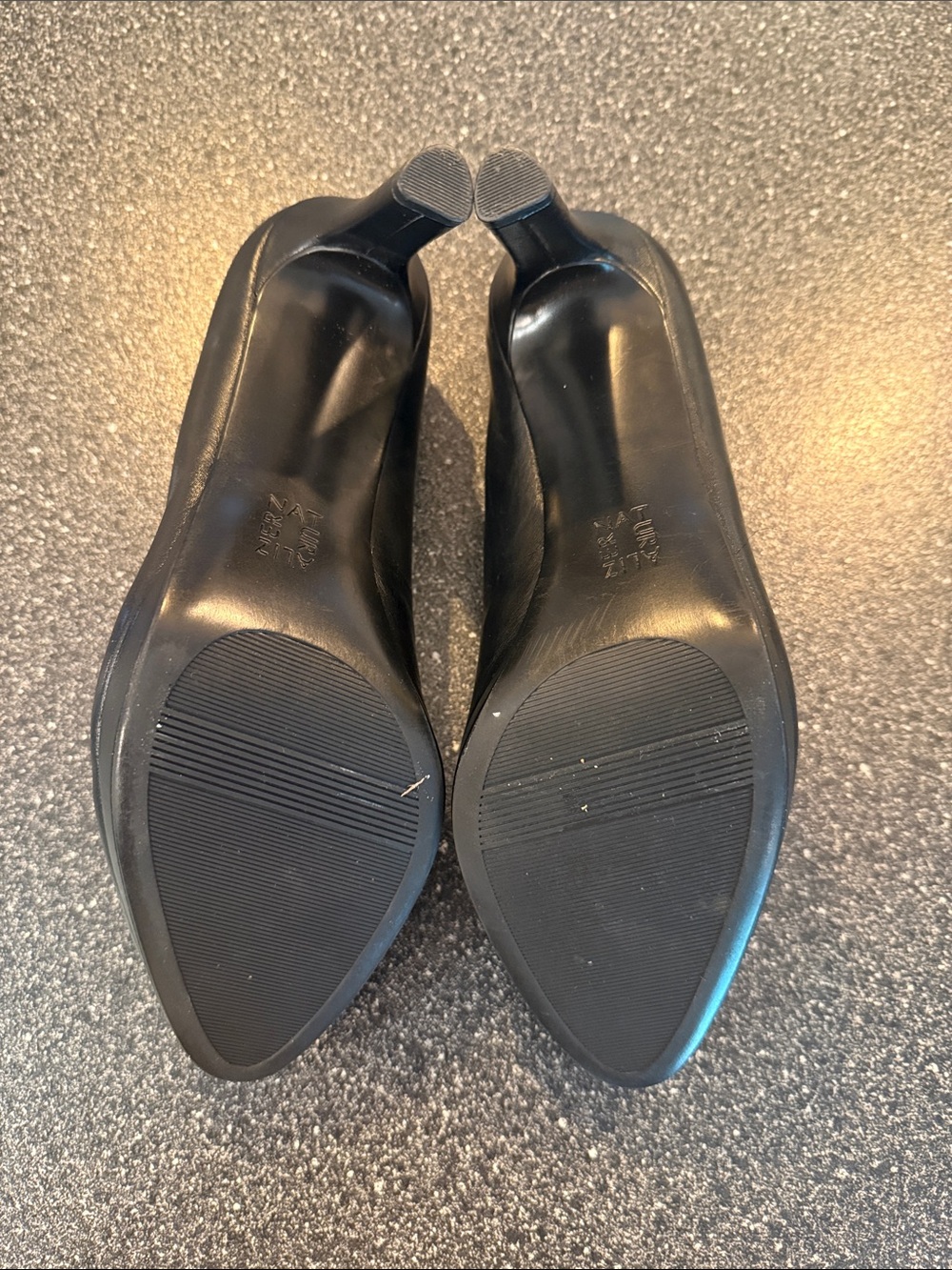 Women’s Naturalizer Black Leather Round-Toe Pumps - size 9W workwear heels - Picture 5 of 7